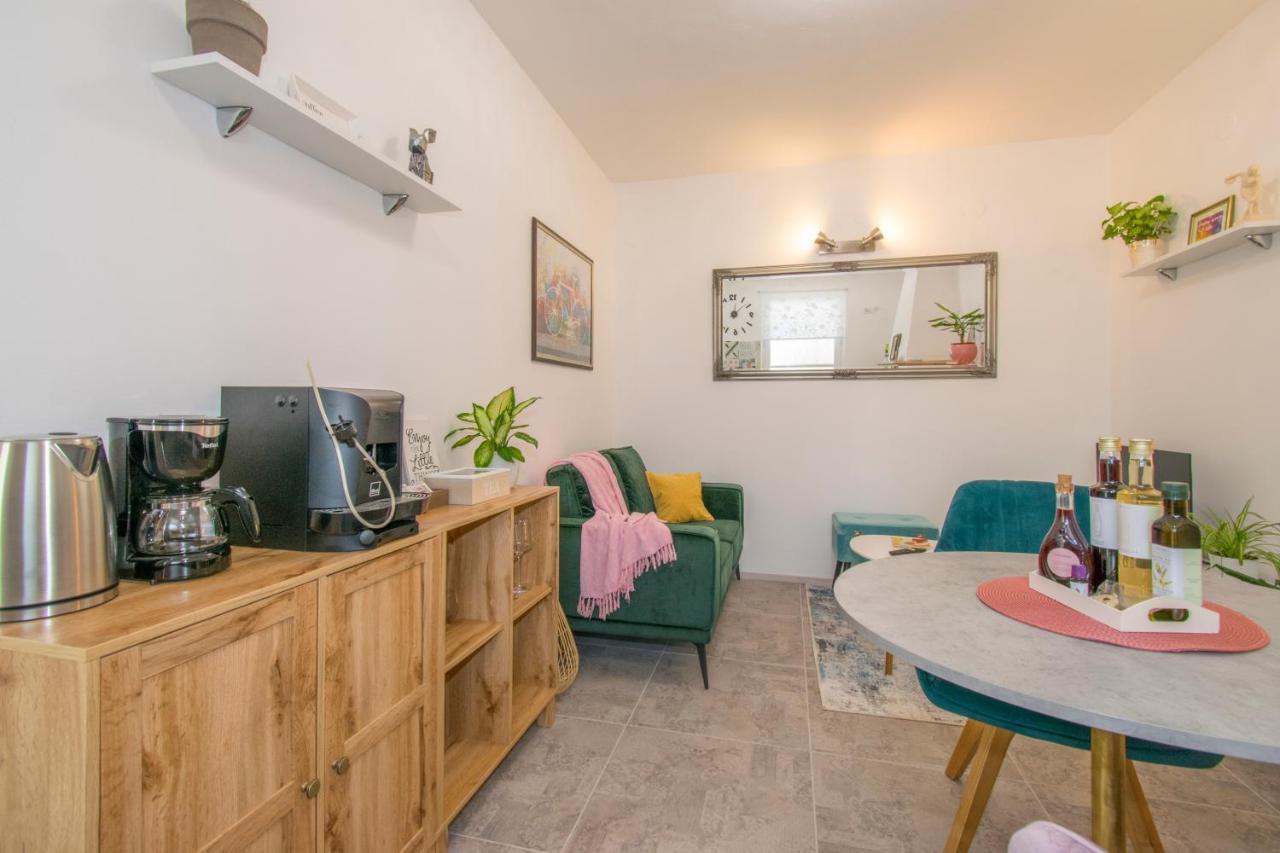 רוביני Apartman Enjoy מראה חיצוני תמונה