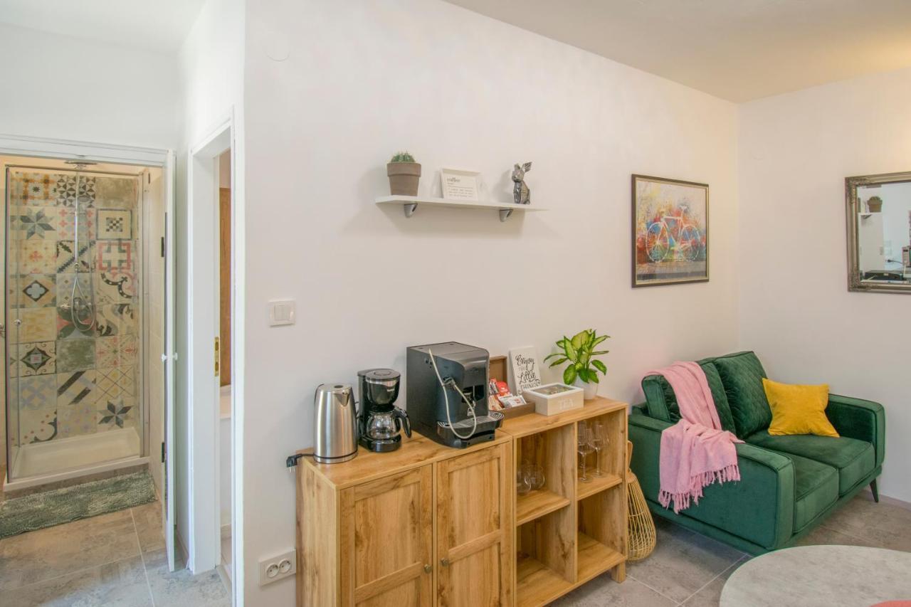 רוביני Apartman Enjoy מראה חיצוני תמונה
