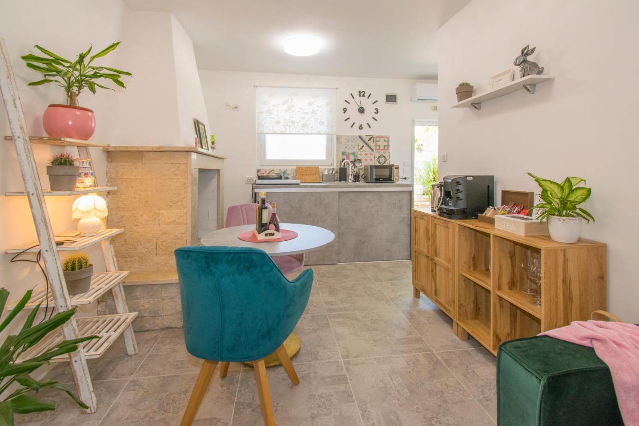 רוביני Apartman Enjoy מראה חיצוני תמונה