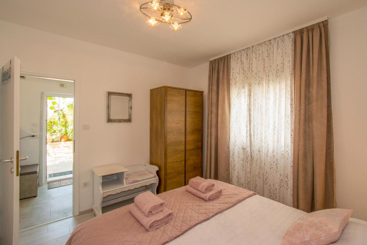 רוביני Apartman Enjoy מראה חיצוני תמונה