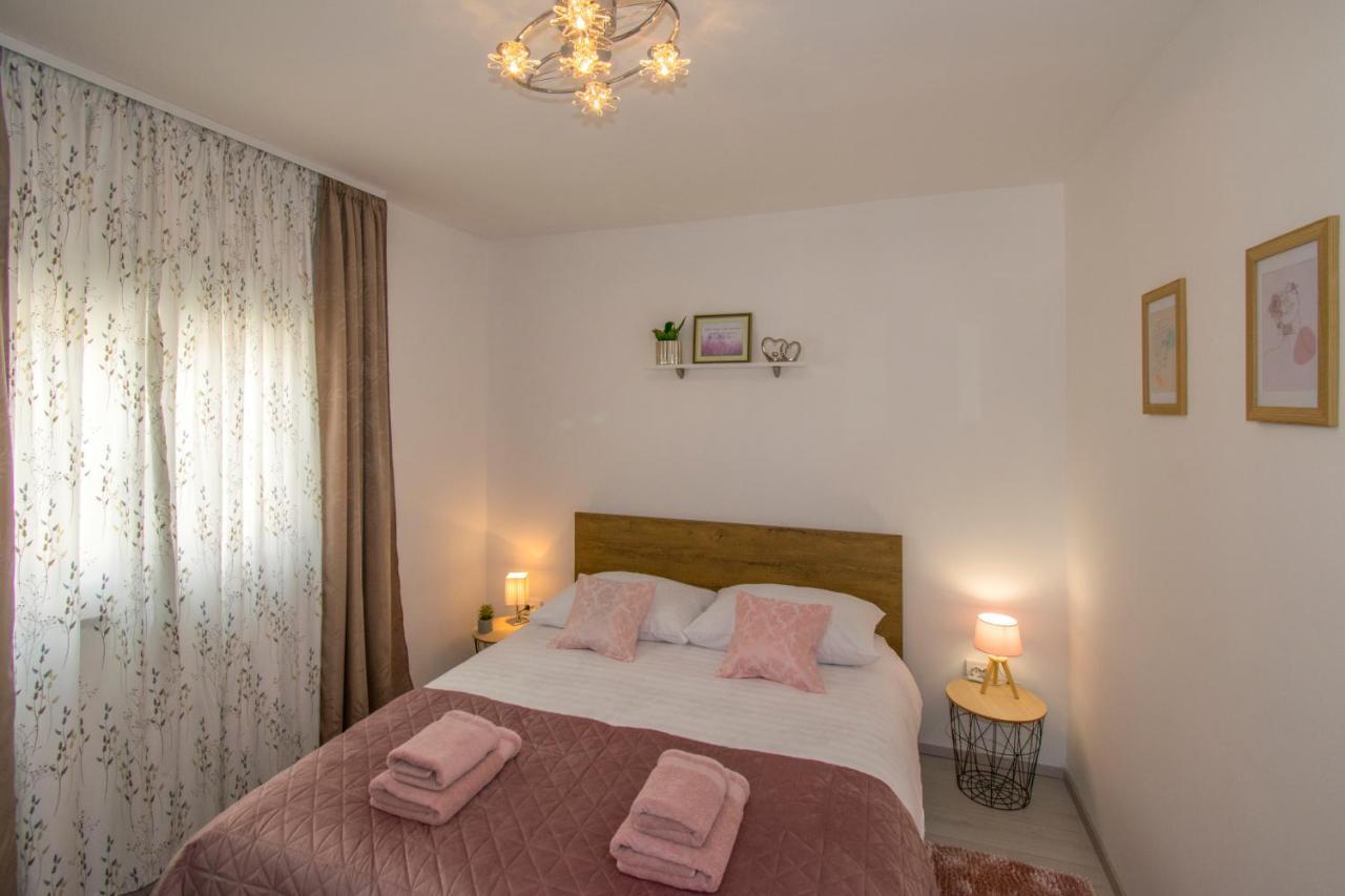 רוביני Apartman Enjoy מראה חיצוני תמונה