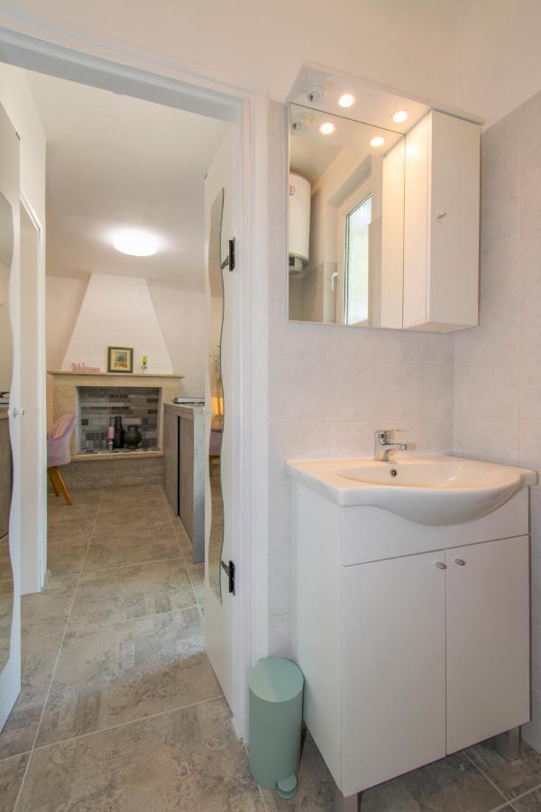 רוביני Apartman Enjoy מראה חיצוני תמונה