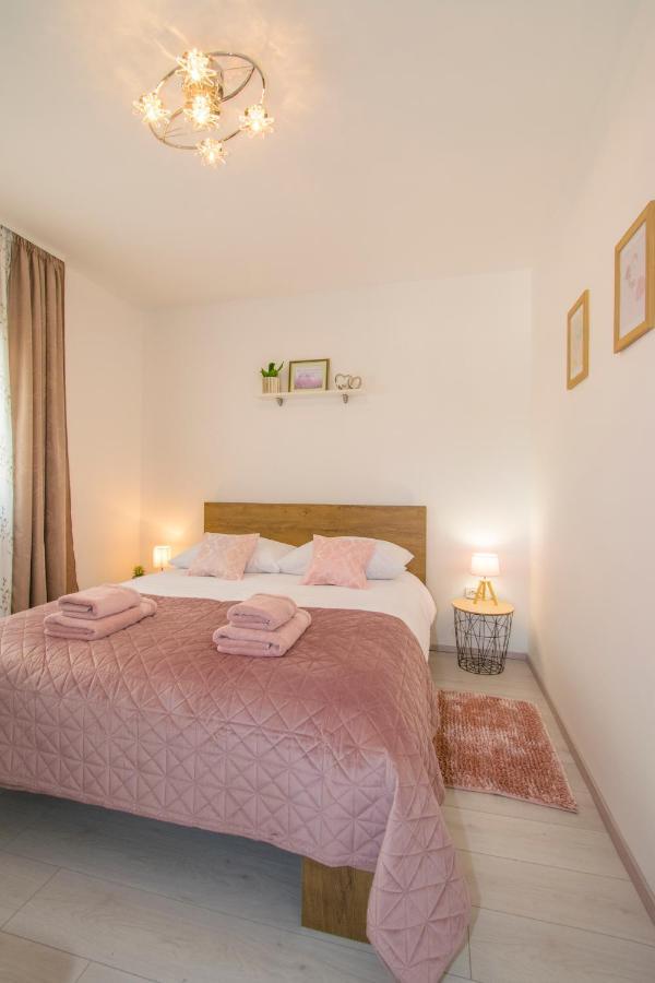 רוביני Apartman Enjoy מראה חיצוני תמונה
