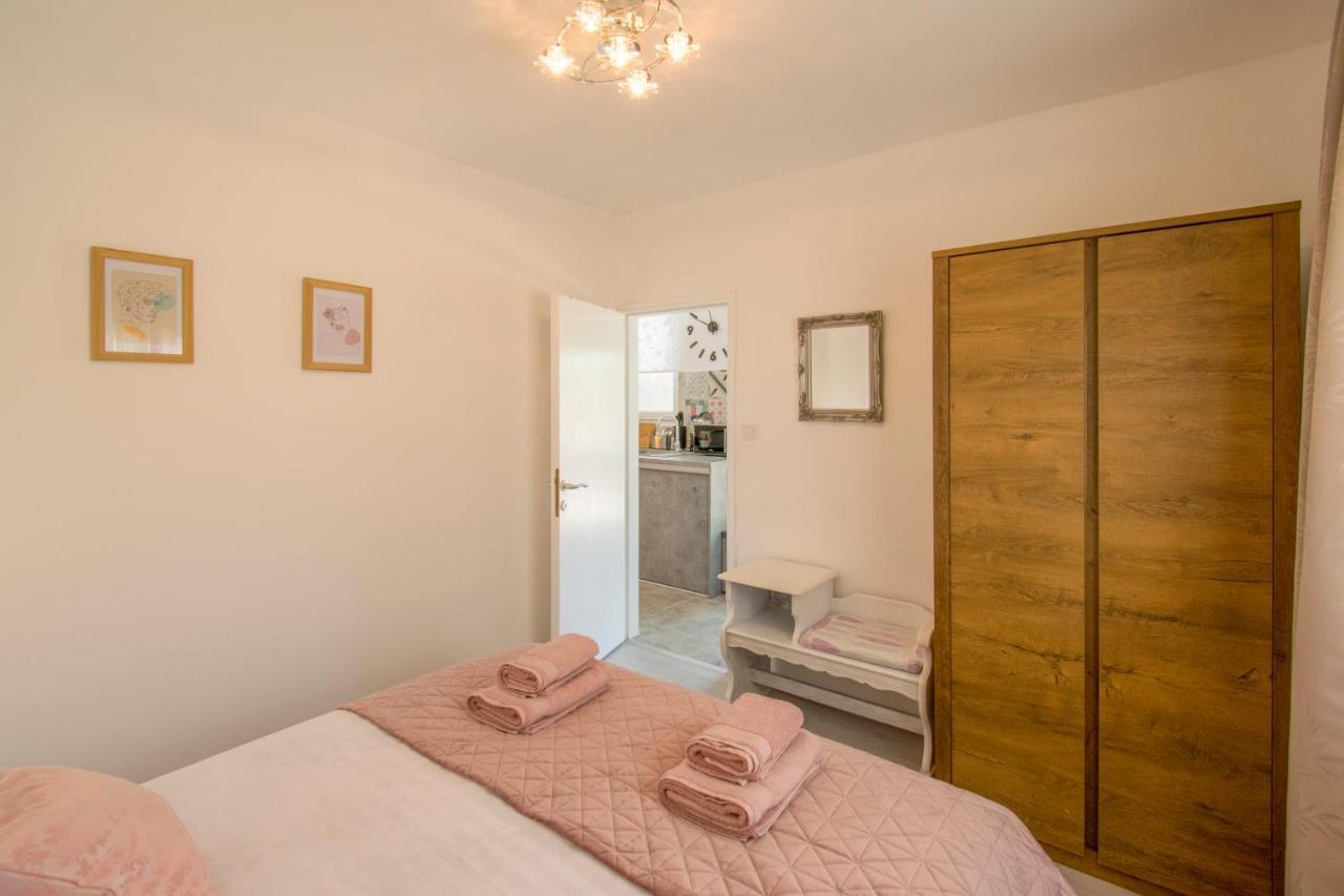 רוביני Apartman Enjoy מראה חיצוני תמונה